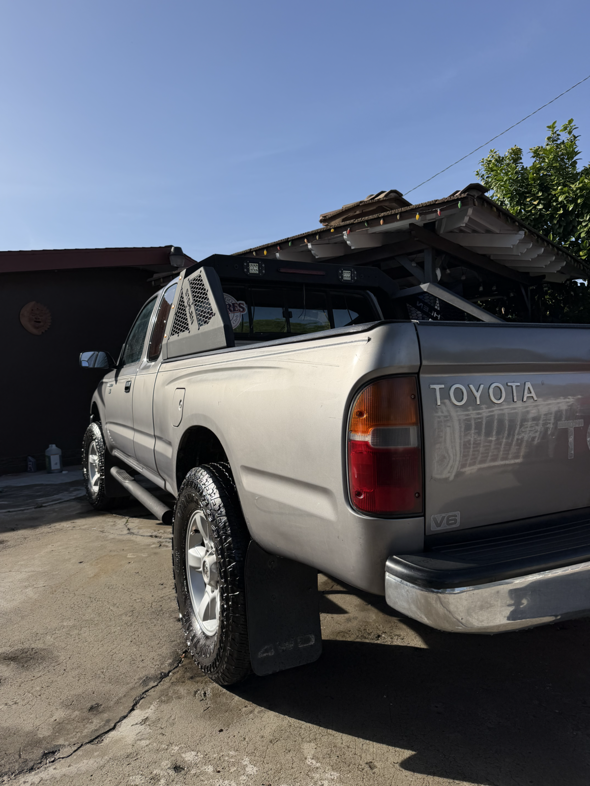 Additional vehicle detail photo